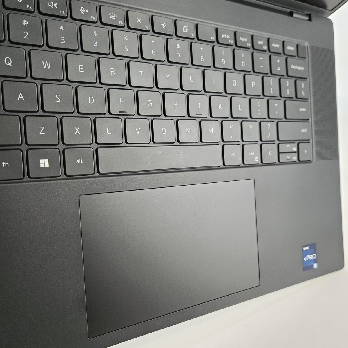 Dell Precision 5680 16 Gray 2.5 GHz Intel Core i7 13th Gen. 32GB RAM 1TB Solid State Drive NVIDIA RTX 3500 Ada 12 GB