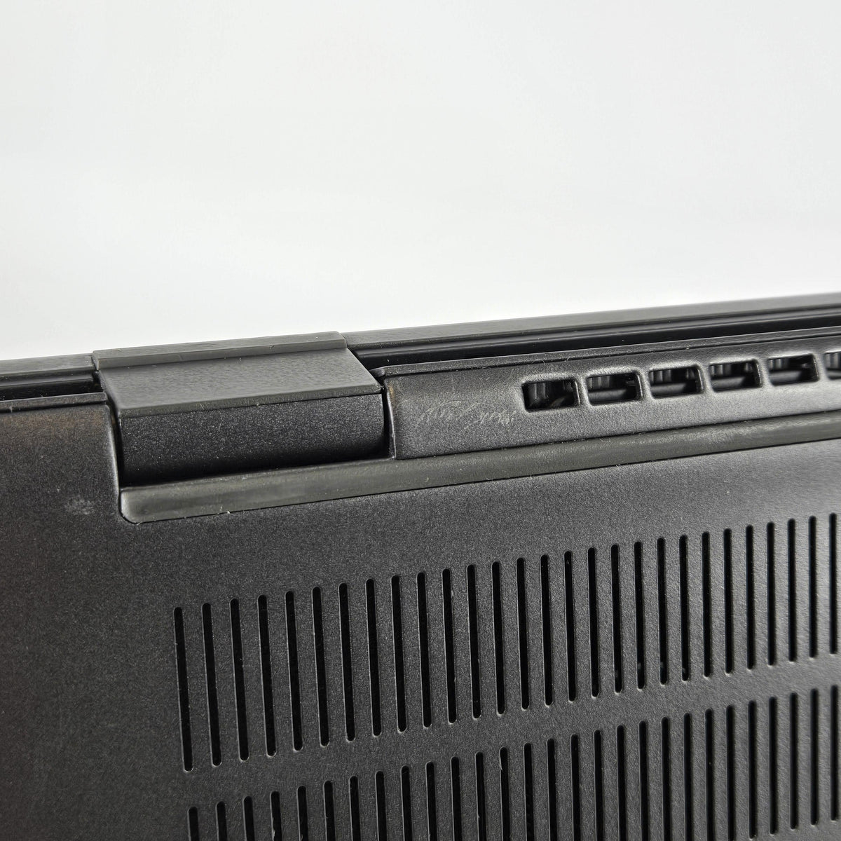 Dell Latitude 7410 14 Gray 1.8 GHz Intel Core i7 10th Gen. 16GB RAM 512GB Solid State Drive