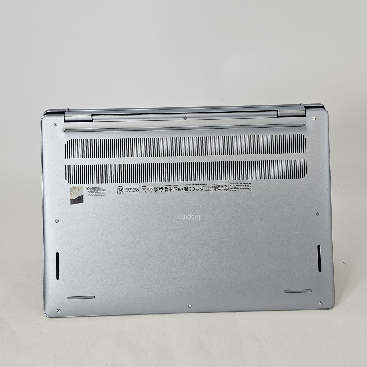 Inspiron 5640 16 Blue 1.8 GHz Intel Core 7 32GB RAM 1TB Solid State Drive