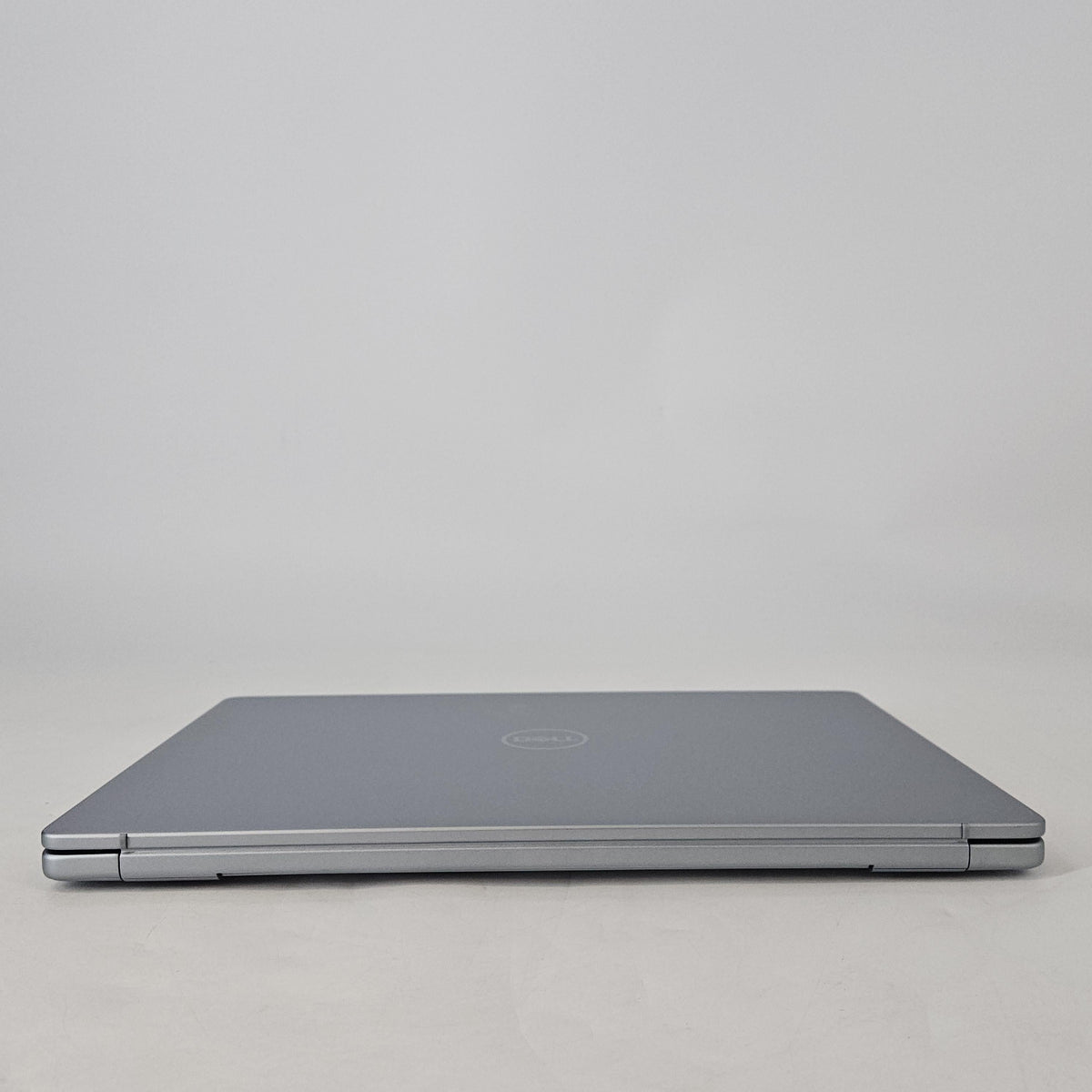 Inspiron 5640 16 Blue 1.8 GHz Intel Core 7 32GB RAM 1TB Solid State Drive