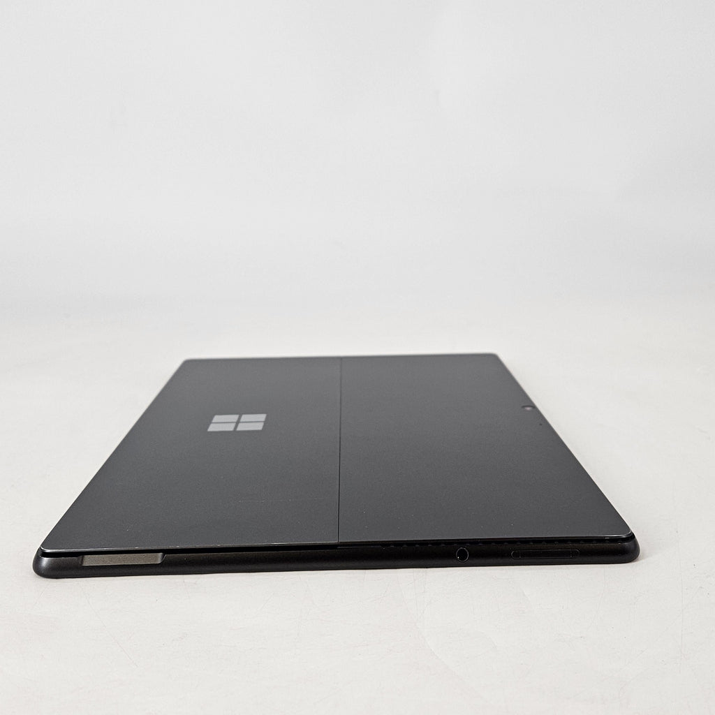 Surface Pro 8 13 Black WiFi 3.0 GHz Intel Core i7 11th Gen. 16GB RAM 256GB Solid State Drive