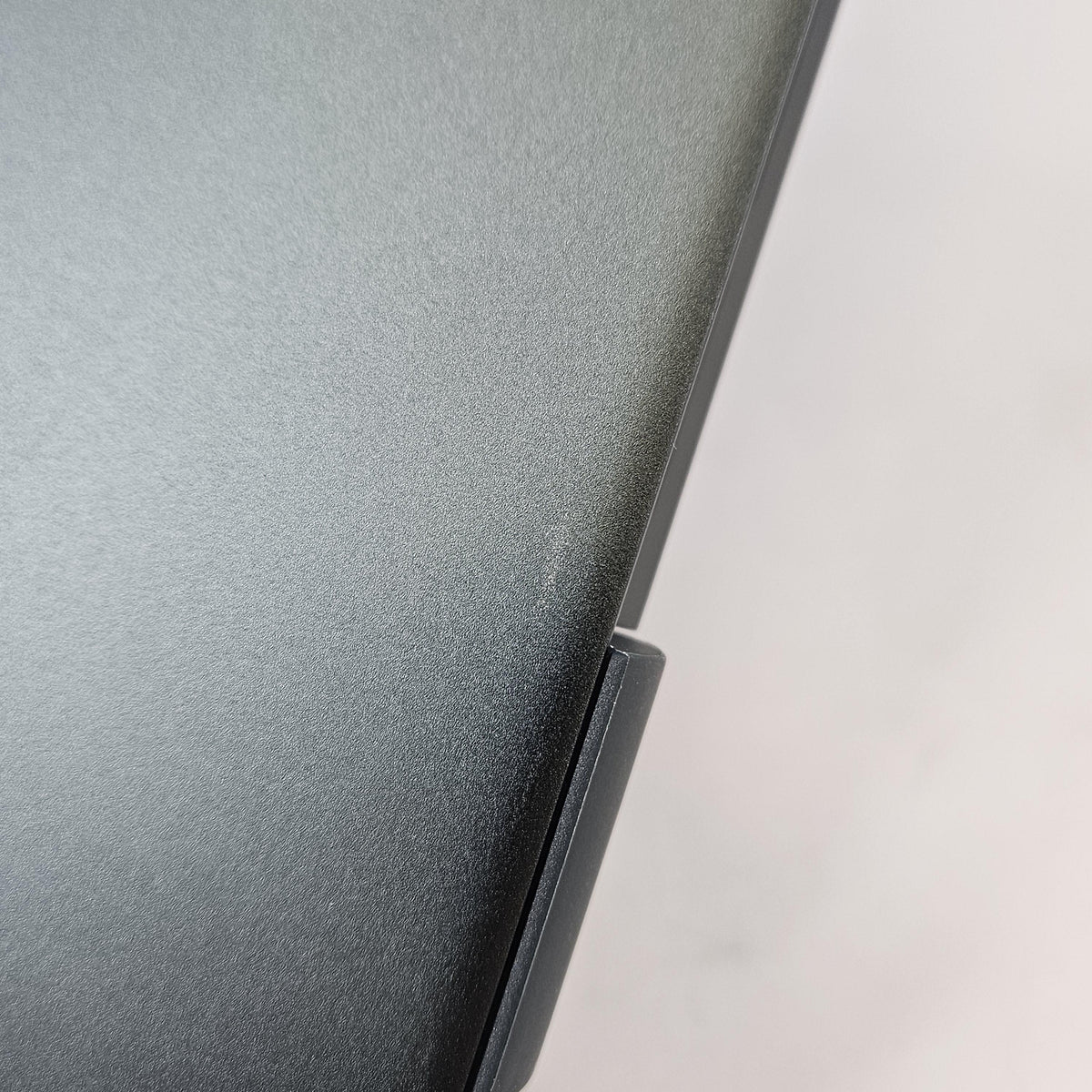 Inspiron Plus 7420 14 Green 2.3 GHz Intel Core i7 12th Gen. 24GB RAM 1TB Solid State Drive