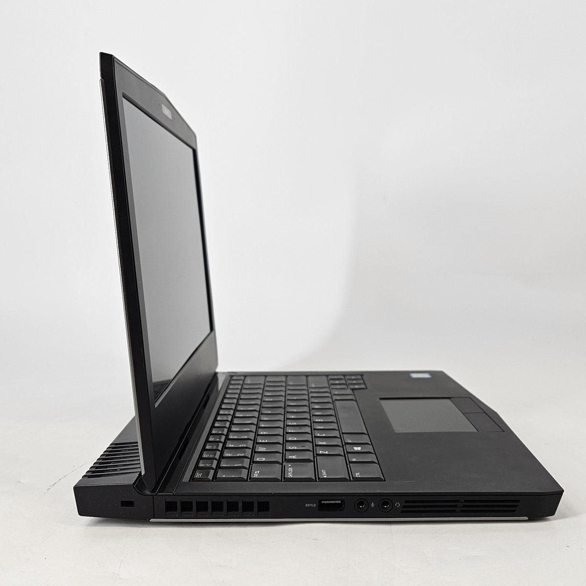 Dell Alienware 13 R3 Black 2.8 GHz Intel Core i7 7th Gen. 16GB RAM 1TB Solid State Drive 256GB Solid State Drive NVIDIA GeForce GTX 1060 6 GB