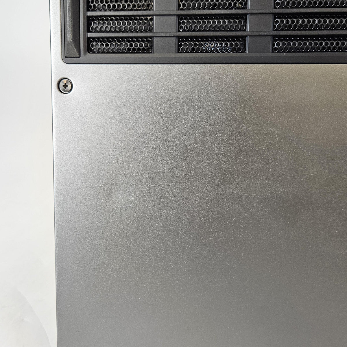 Dell Alienware 13 R3 Black 2.8 GHz Intel Core i7 7th Gen. 16GB RAM 1TB Solid State Drive 256GB Solid State Drive NVIDIA GeForce GTX 1060 6 GB