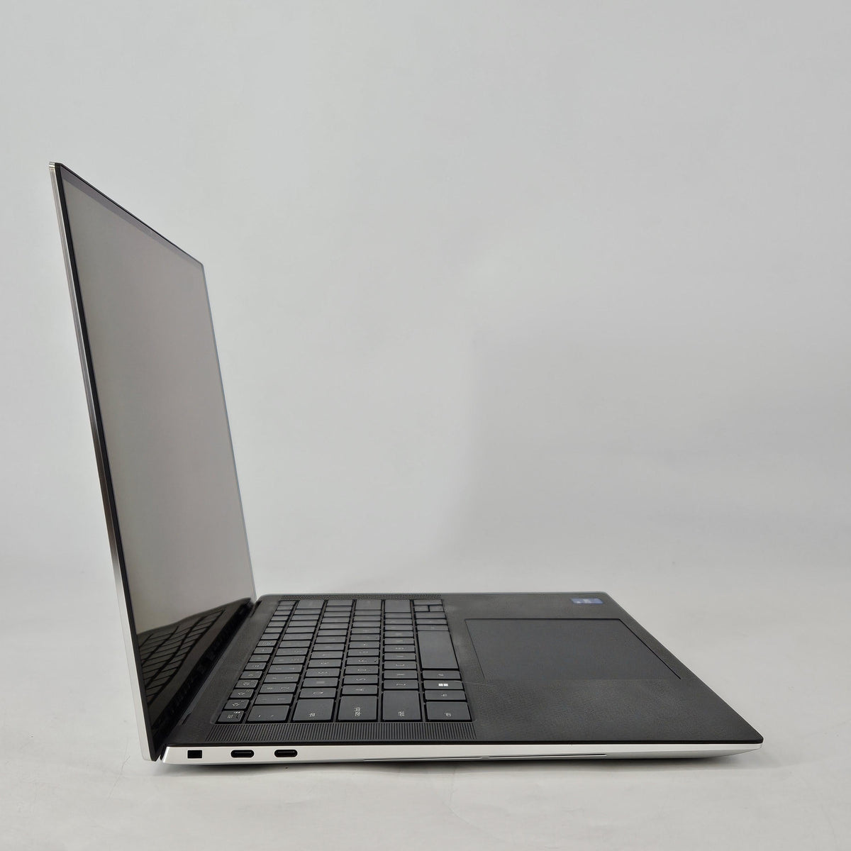 Dell XPS 15 9510 Gray 2.3 GHz Intel Core i7 11th Gen. 16GB RAM 512GB Solid State Drive NVIDIA GeForce RTX 3050 Ti 4 GB