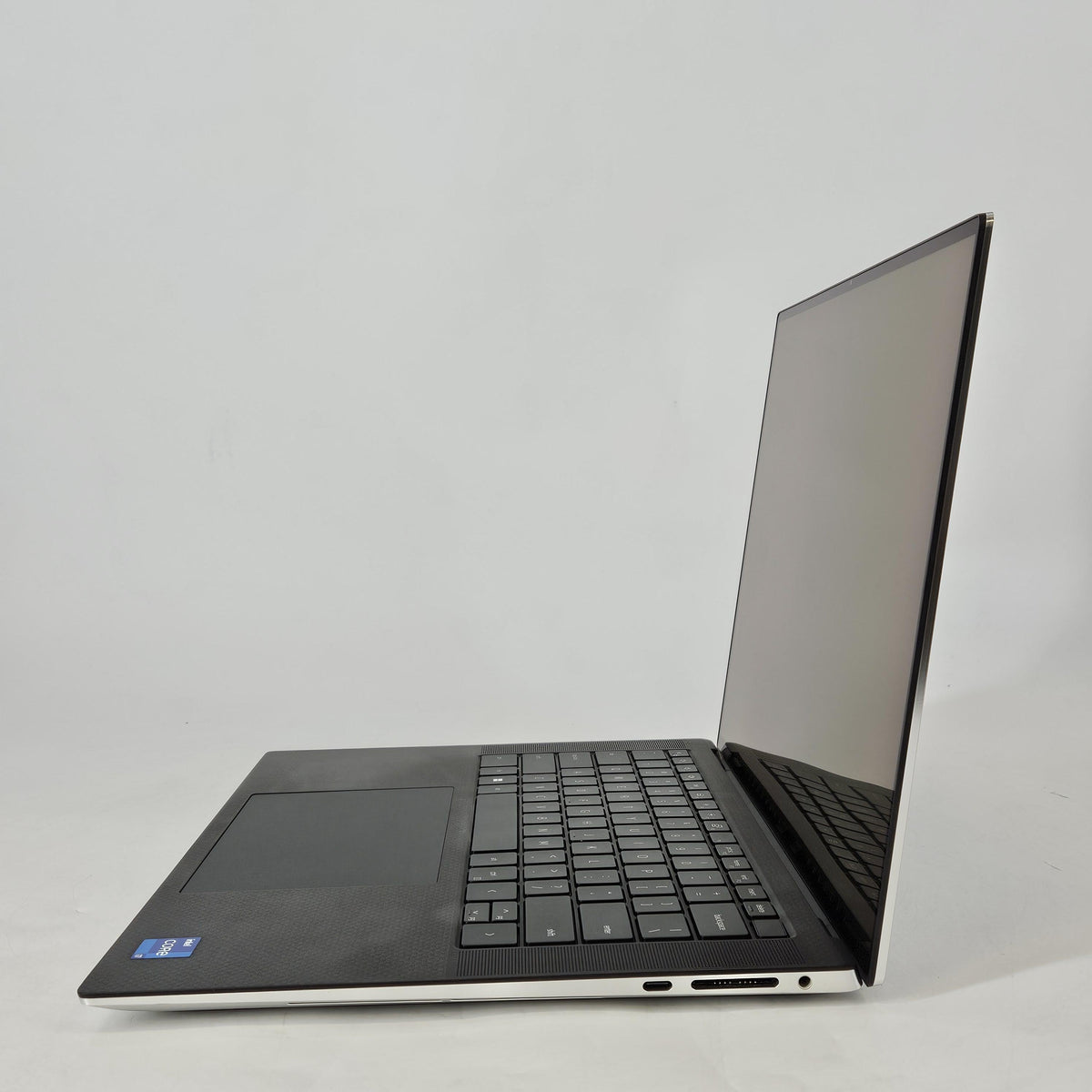 Dell XPS 15 9510 Gray 2.3 GHz Intel Core i7 11th Gen. 16GB RAM 512GB Solid State Drive NVIDIA GeForce RTX 3050 Ti 4 GB