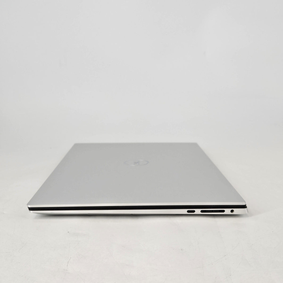 Dell XPS 15 9510 Gray 2.3 GHz Intel Core i7 11th Gen. 16GB RAM 512GB Solid State Drive NVIDIA GeForce RTX 3050 Ti 4 GB
