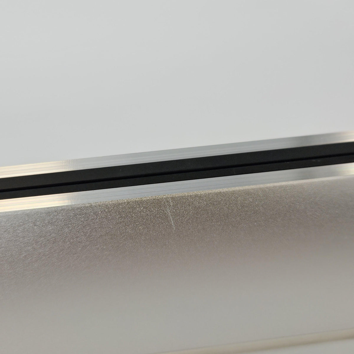 Dell XPS 15 9510 Gray 2.3 GHz Intel Core i7 11th Gen. 16GB RAM 512GB Solid State Drive NVIDIA GeForce RTX 3050 Ti 4 GB