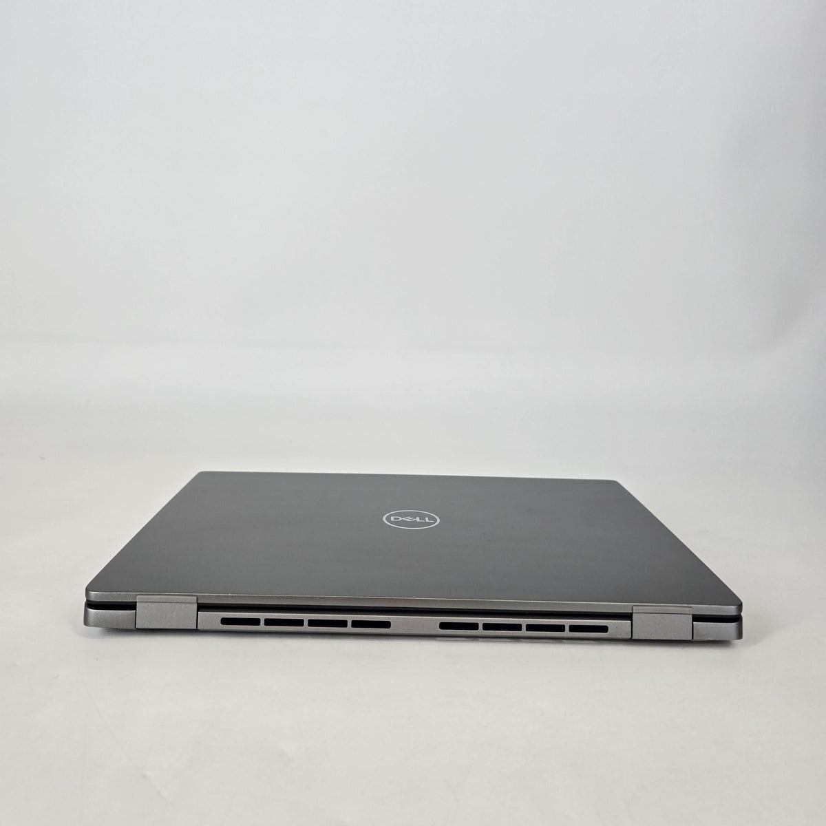 Latitude 7450 14 Gray 3.8 GHz Intel Core Ultra 7 32GB RAM 256GB Solid State Drive
