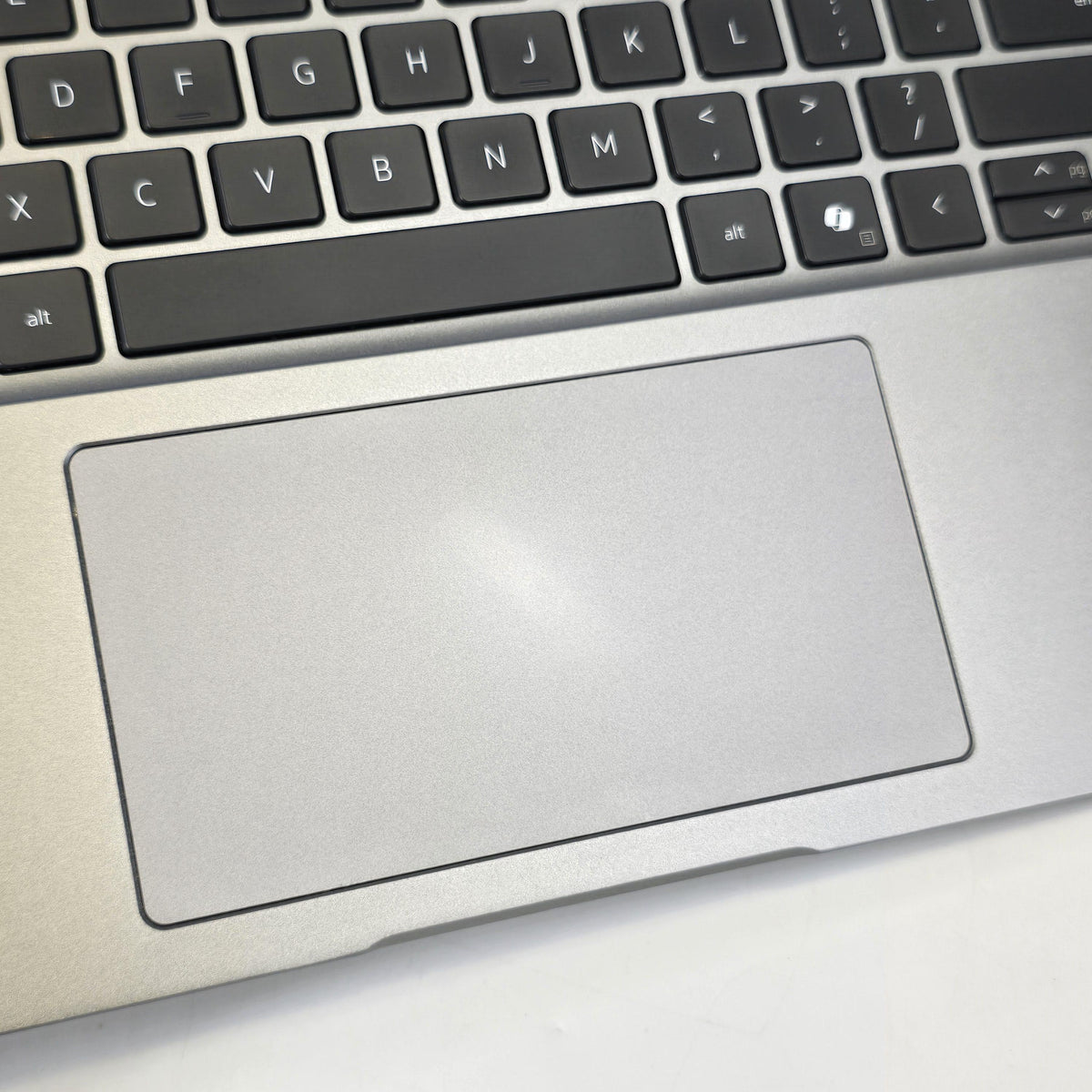 Latitude 7450 14 Gray 3.8 GHz Intel Core Ultra 7 32GB RAM 256GB Solid State Drive