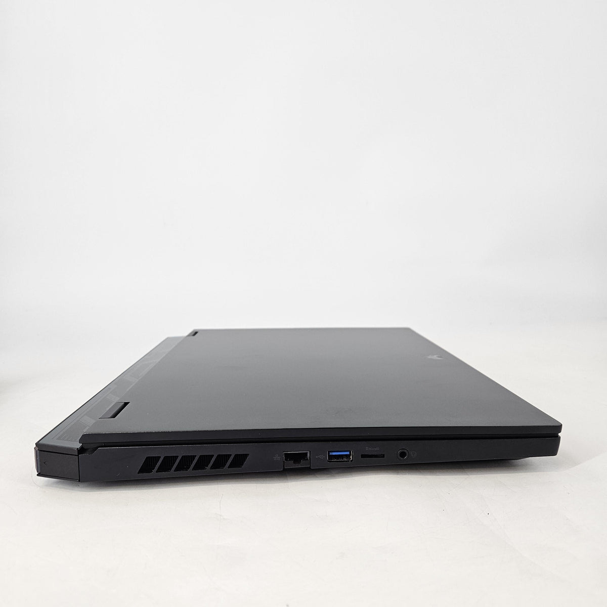 Acer Predator Helios 16 16 Blue 2.2 GHz Intel Core i9 13th Gen. 32GB RAM 1TB Solid State Drive 1TB Solid State Drive NVIDIA GeForce RTX 4080 12 GB