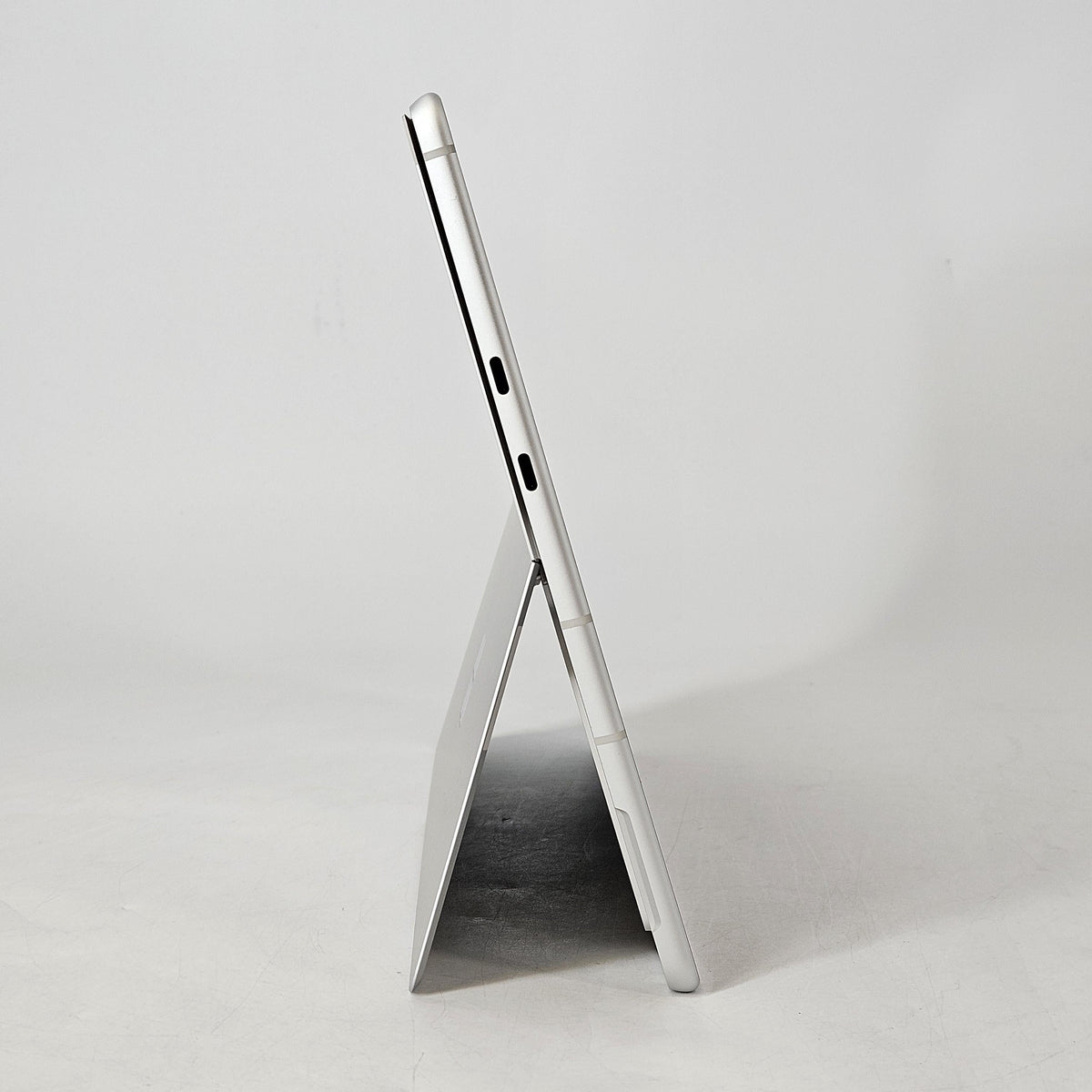 Microsoft Surface Pro 9 13 Platinum Unlocked 3.0 GHz Microsoft SQ3 Processor 8GB RAM 128GB Solid State Drive
