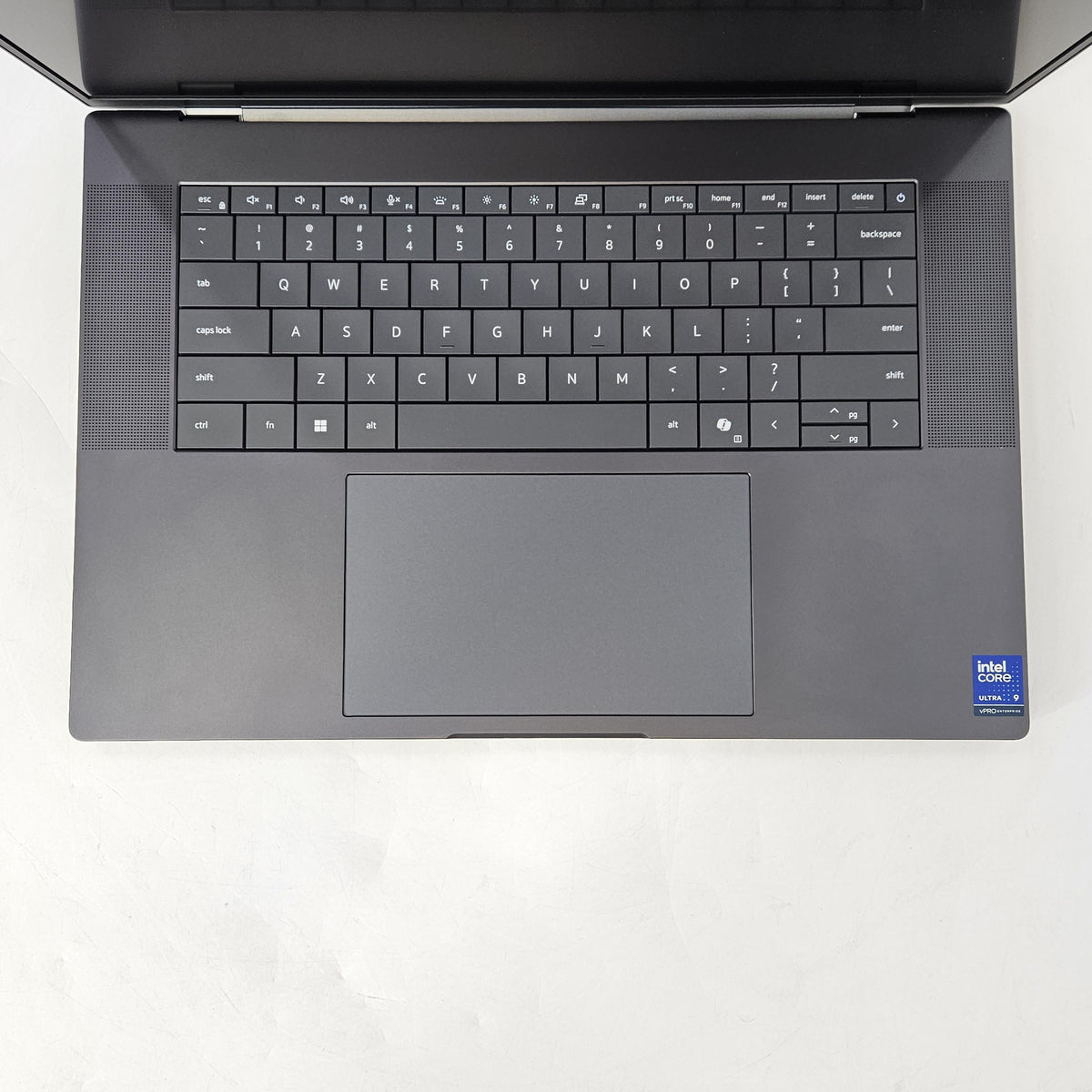 Pro Max 16 Premium MA16250 Magnetite 2.9 GHz Intel Core Ultra 9 Series 2 64GB RAM 2TB Solid State Drive NVIDIA RTX PRO 2000 Blackwell 8 GB