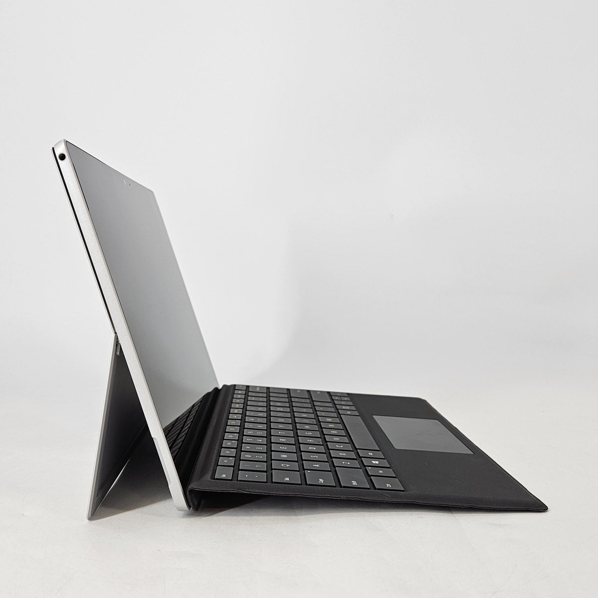 Surface Pro 5 12.3 Silver 2.6 GHz Intel Core i5 7th Gen. 8GB RAM 256GB Solid State Drive