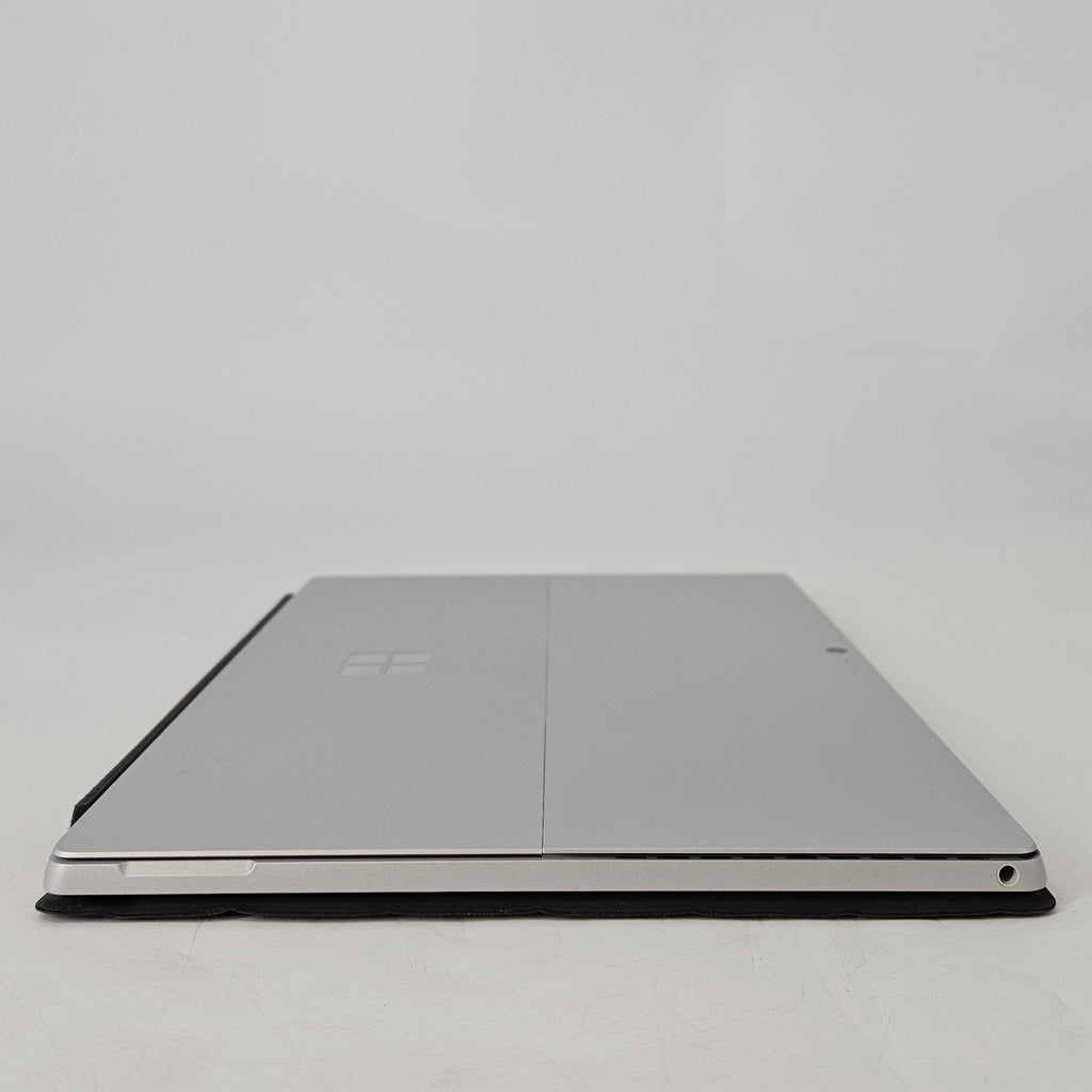Surface Pro 5 12.3 Silver 2.6 GHz Intel Core i5 7th Gen. 8GB RAM 256GB Solid State Drive