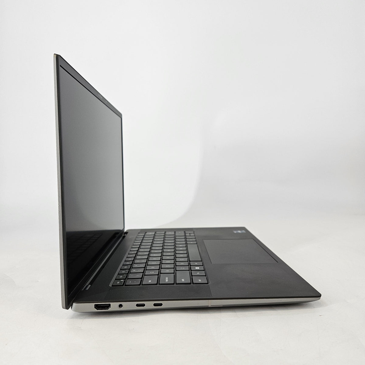 Dell Precision 5680 16 Gray 2.4 GHz Intel Core i7 13th Gen. 32GB RAM 1TB Solid State Drive NVIDIA RTX A1000 6 GB