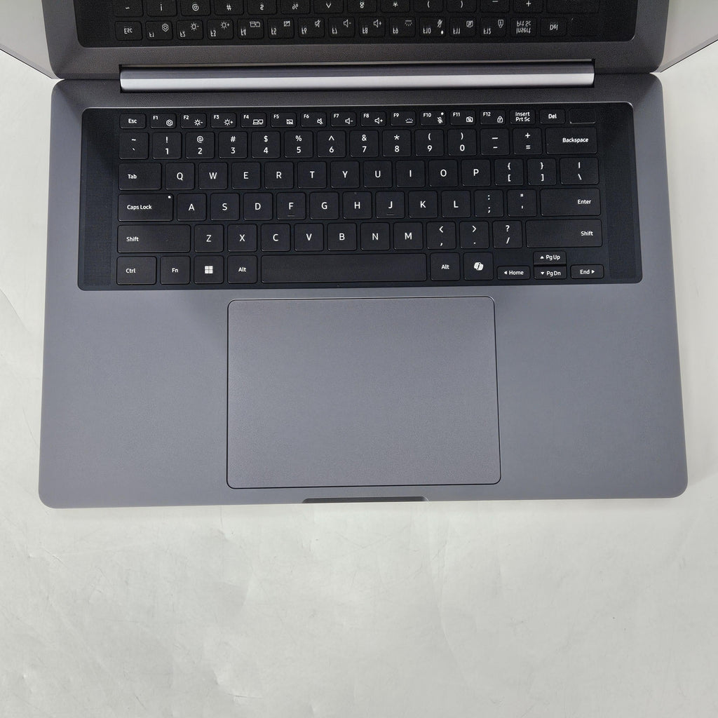 Galaxy Book6 Ultra 16 Gray 1.9 GHz Intel Core Ultra 7 Series 3 32GB RAM 1TB Solid State Drive NVIDIA GeForce RTX 5060 8 GB