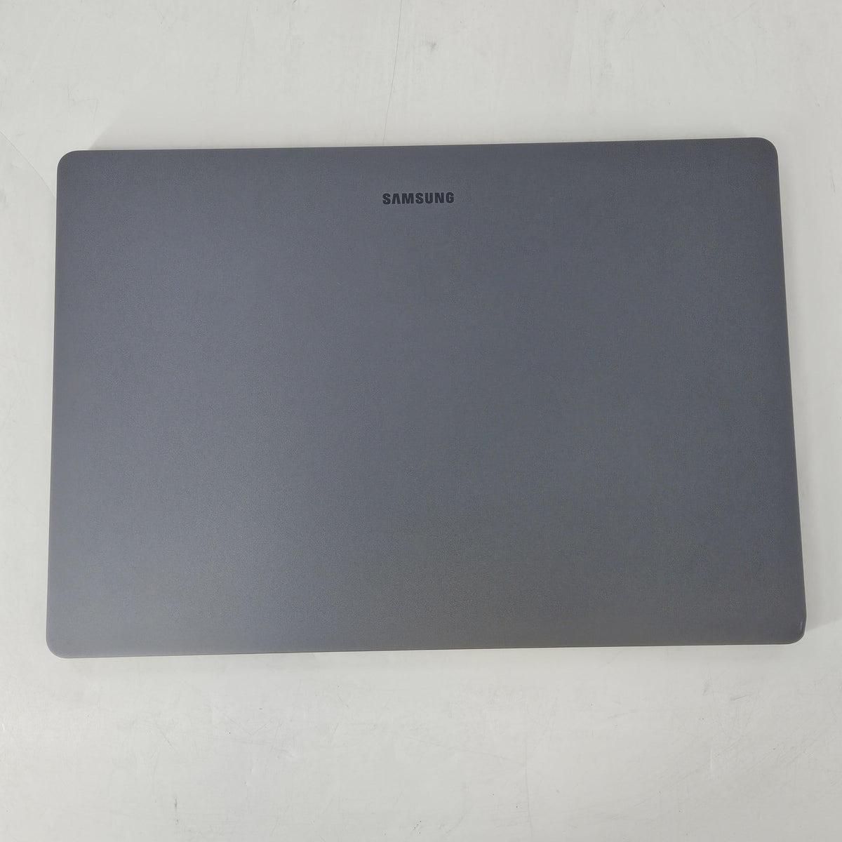 Galaxy Book6 Ultra 16 Gray 1.9 GHz Intel Core Ultra 7 Series 3 32GB RAM 1TB Solid State Drive NVIDIA GeForce RTX 5060 8 GB
