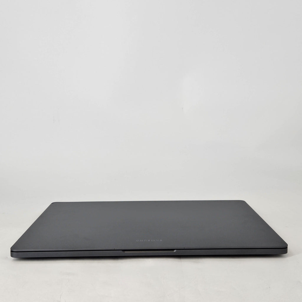 Galaxy Book6 Ultra 16 Gray 1.9 GHz Intel Core Ultra 7 Series 3 32GB RAM 1TB Solid State Drive NVIDIA GeForce RTX 5060 8 GB