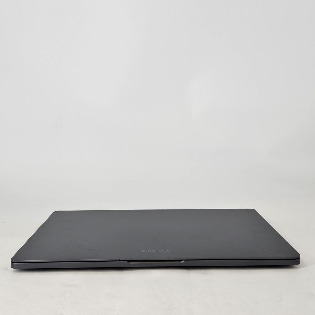 Galaxy Book6 Ultra 16 Gray 1.9 GHz Intel Core Ultra 7 Series 3 32GB RAM 1TB Solid State Drive NVIDIA GeForce RTX 5060 8 GB
