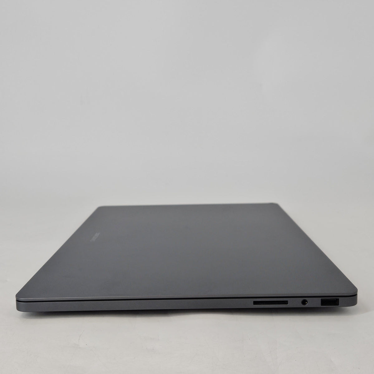 Galaxy Book6 Ultra 16 Gray 1.9 GHz Intel Core Ultra 7 Series 3 32GB RAM 1TB Solid State Drive NVIDIA GeForce RTX 5060 8 GB