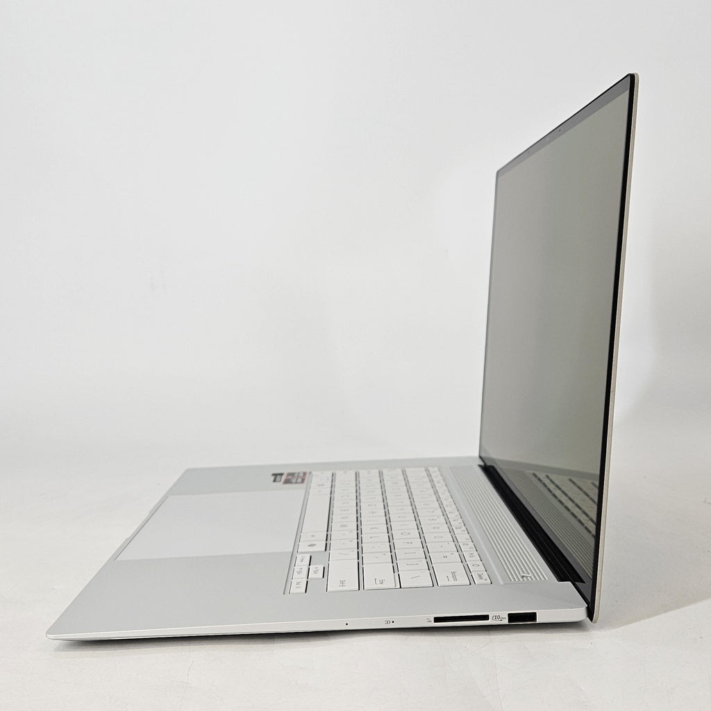 Zenbook S 16 White 2.0 GHz AMD Ryzen AI 9 365 24GB RAM 1TB Solid State Drive