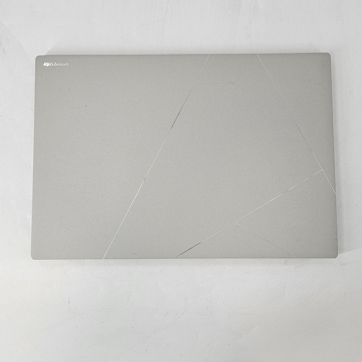 Zenbook S 16 White 2.0 GHz AMD Ryzen AI 9 365 24GB RAM 1TB Solid State Drive