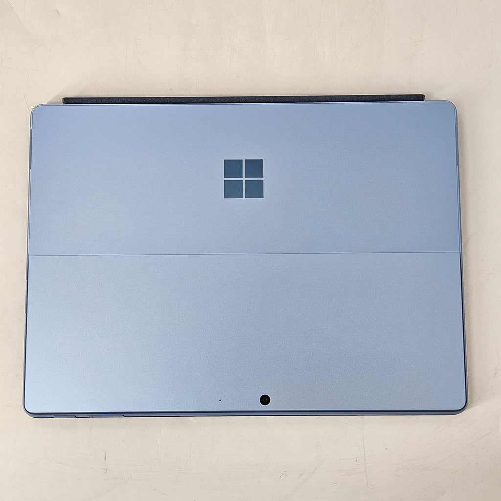 Surface Pro 9 13 Sapphire WiFi 2.6 GHz Intel Core i7 12th Gen. 16GB RAM 256GB Solid State Drive