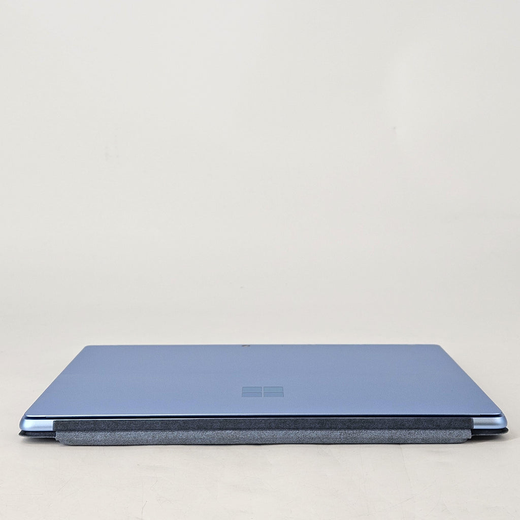 Surface Pro 9 13 Sapphire WiFi 2.6 GHz Intel Core i7 12th Gen. 16GB RAM 256GB Solid State Drive