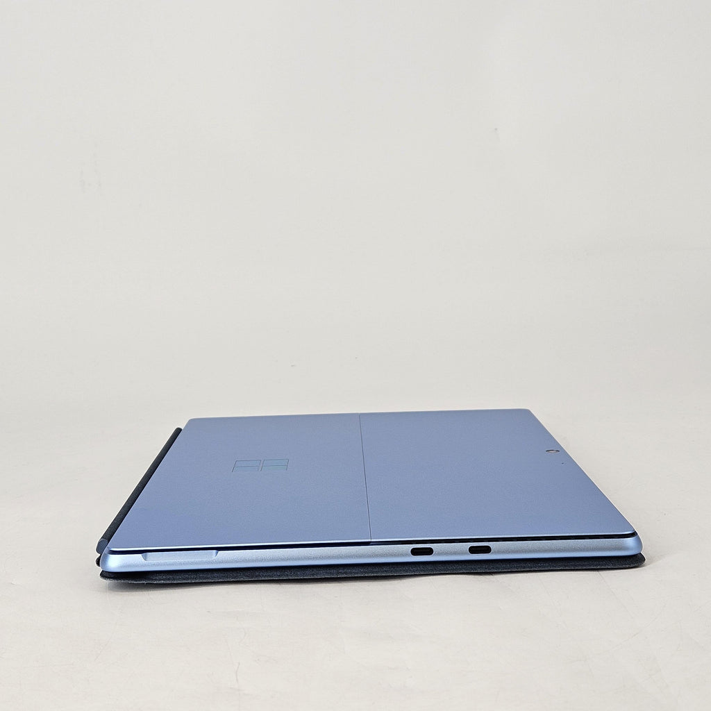 Surface Pro 9 13 Sapphire WiFi 2.6 GHz Intel Core i7 12th Gen. 16GB RAM 256GB Solid State Drive