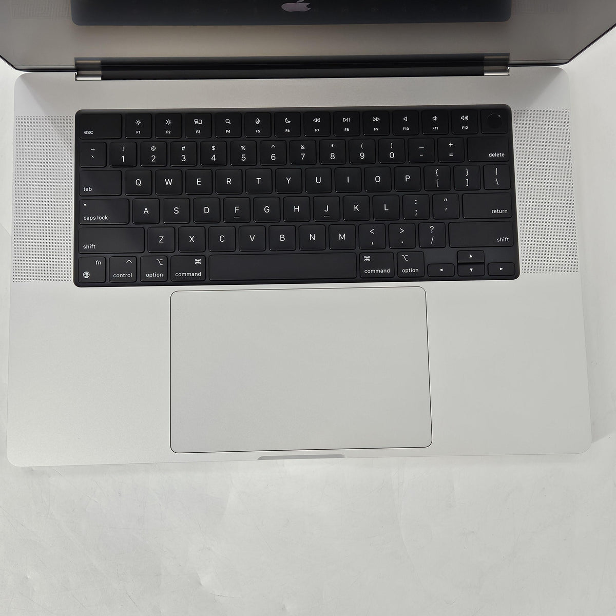 MacBook Pro 16 2024 Silver M4 Max 16-Core CPU 64GB Unified Memory 2TB Solid State Drive 40-Core GPU