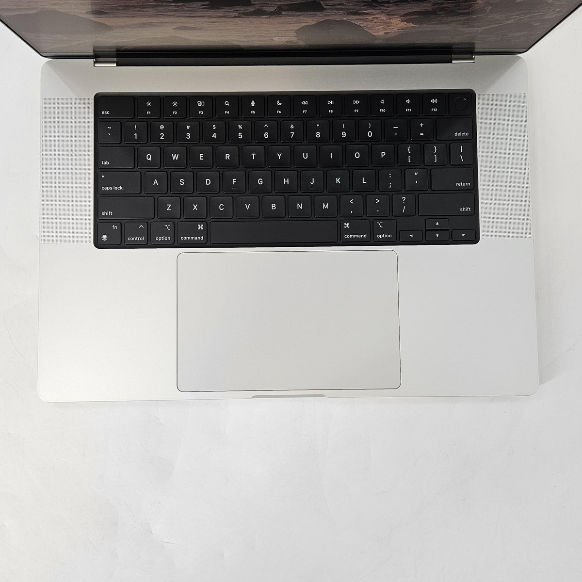 MacBook Pro 16 2024 Silver M4 Max 16-Core CPU 64GB Unified Memory 2TB Solid State Drive 40-Core GPU