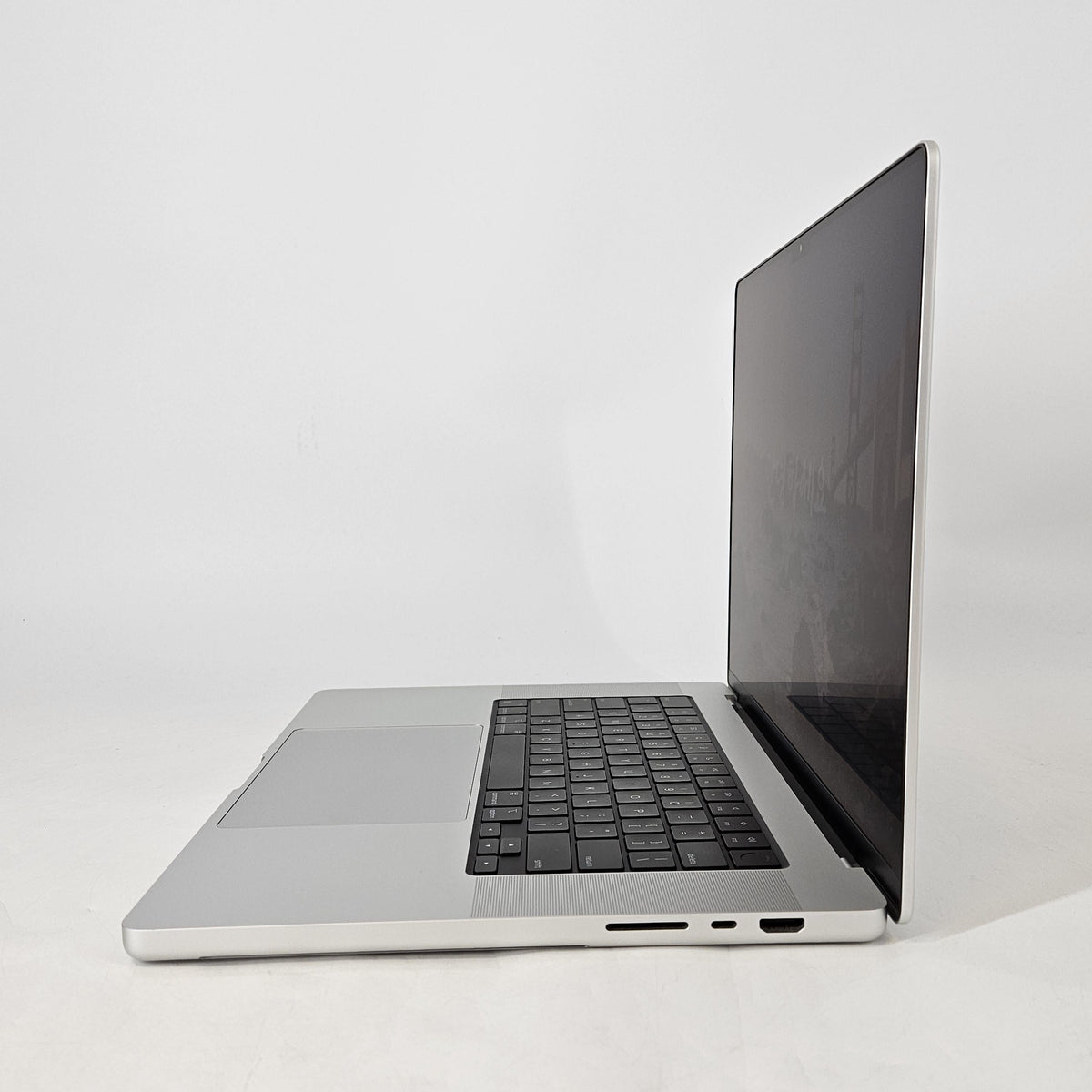 MacBook Pro 16 2024 Silver M4 Max 16-Core CPU 64GB Unified Memory 2TB Solid State Drive 40-Core GPU