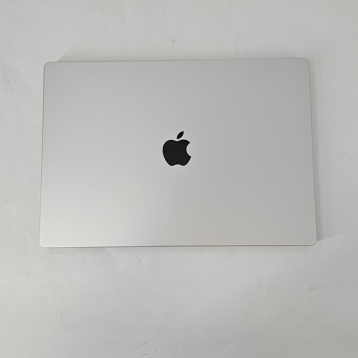 MacBook Pro 16 2024 Silver M4 Max 16-Core CPU 64GB Unified Memory 2TB Solid State Drive 40-Core GPU