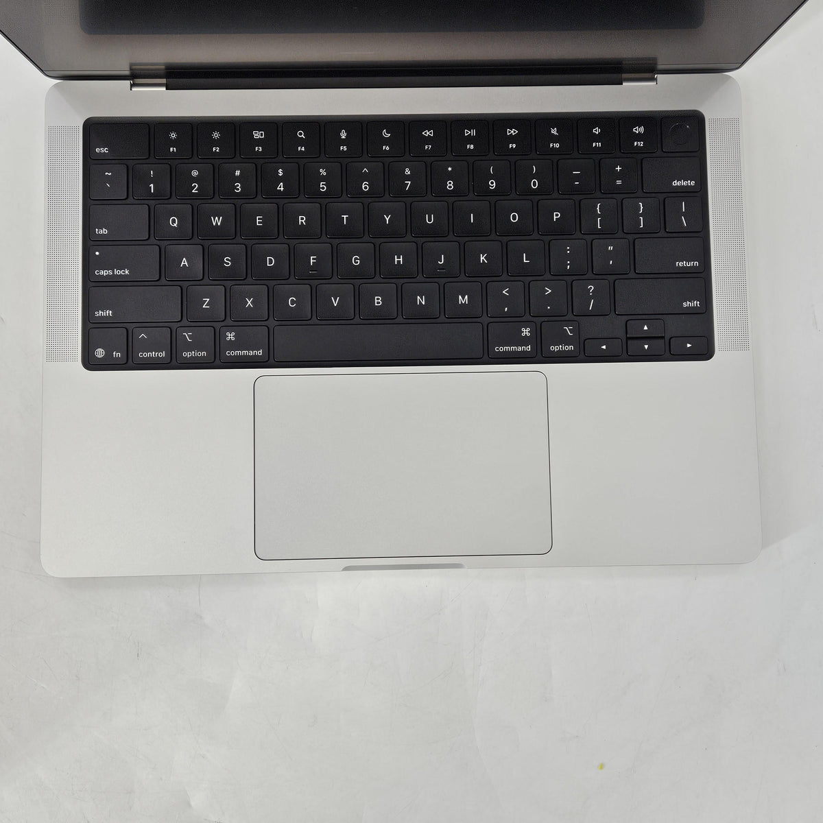 MacBook Pro 14 2025 Silver M5 10-Core CPU 32GB Unified Memory 4TB Solid State Drive 10-Core GPU