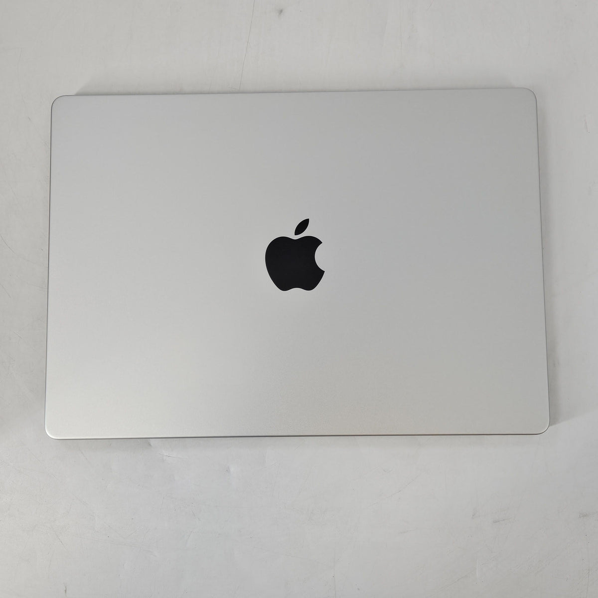 MacBook Pro 14 2025 Silver M5 10-Core CPU 32GB Unified Memory 4TB Solid State Drive 10-Core GPU