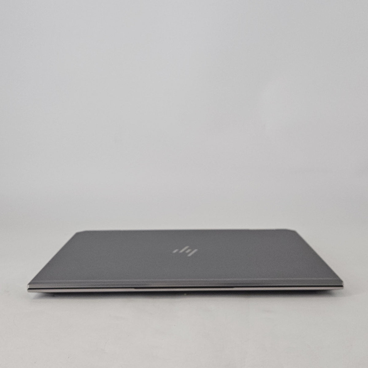 HP ZBook Studio x360 G5 15.6 Silver 2.6 GHz Intel Core i7 9th Gen. 32GB RAM 512GB Solid State Drive NVIDIA Quadro P1000 4 GB