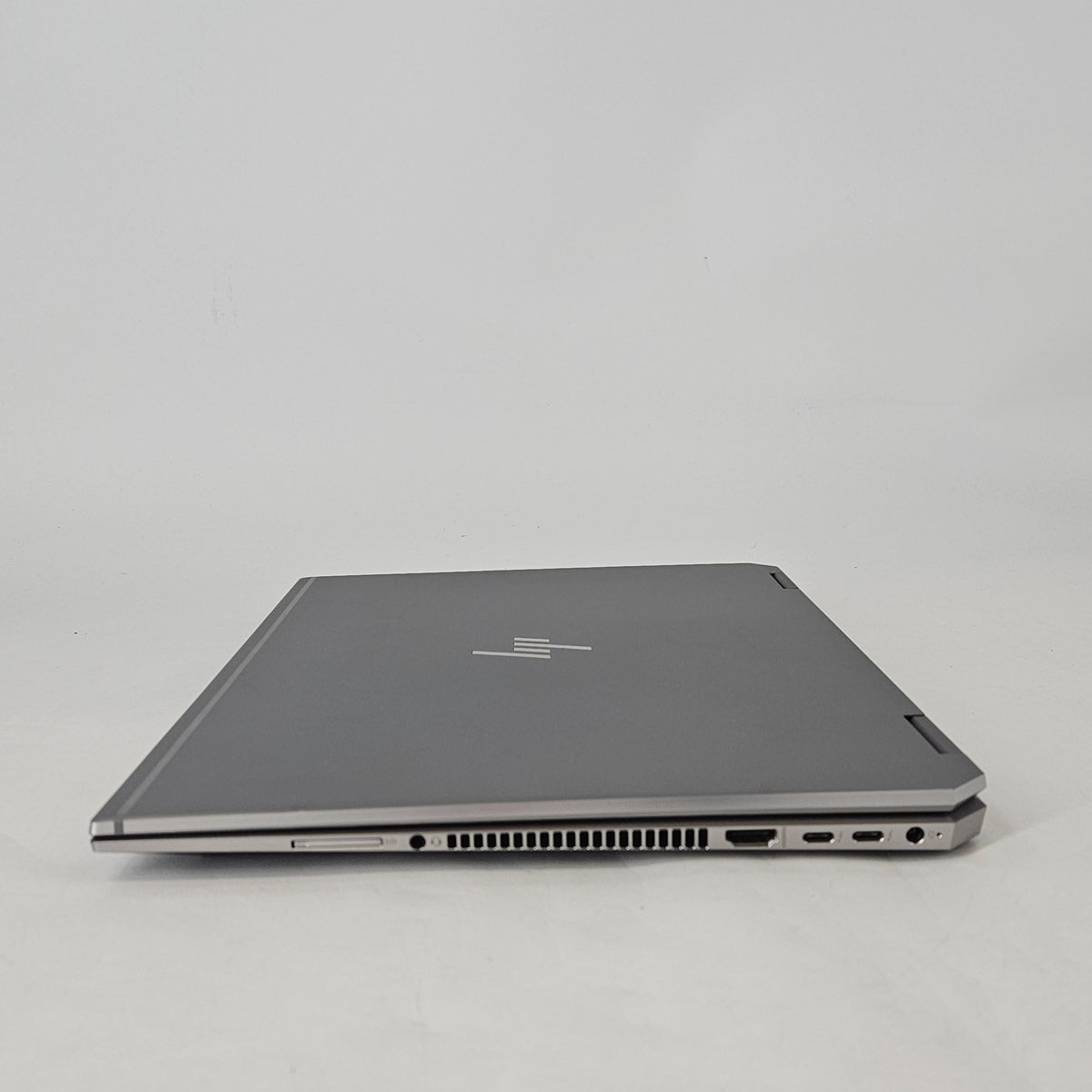 HP ZBook Studio x360 G5 15.6 Silver 2.6 GHz Intel Core i7 9th Gen. 32GB RAM 512GB Solid State Drive NVIDIA Quadro P1000 4 GB