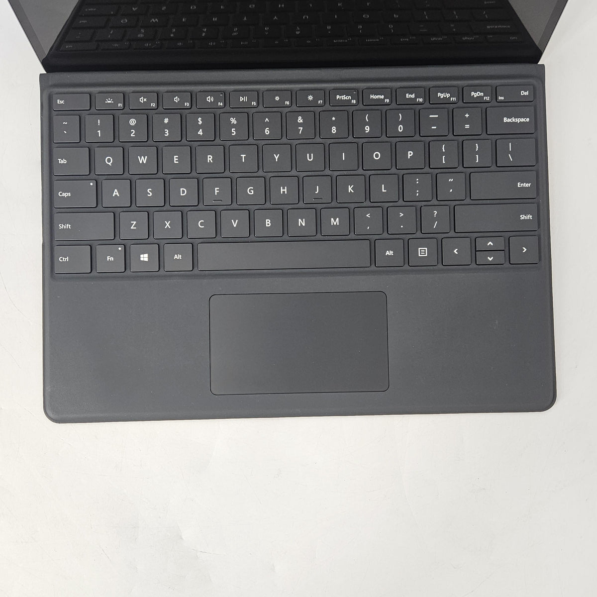 Surface Pro 9 13 Graphite WiFi 2.6 GHz Intel Core i7 12th Gen. 16GB RAM 256GB Solid State Drive