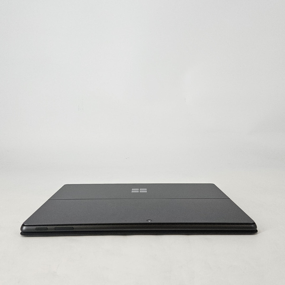 Surface Pro 9 13 Graphite WiFi 2.6 GHz Intel Core i7 12th Gen. 16GB RAM 256GB Solid State Drive