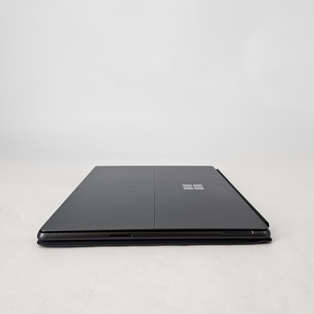 Surface Pro 9 13 Graphite WiFi 2.6 GHz Intel Core i7 12th Gen. 16GB RAM 256GB Solid State Drive