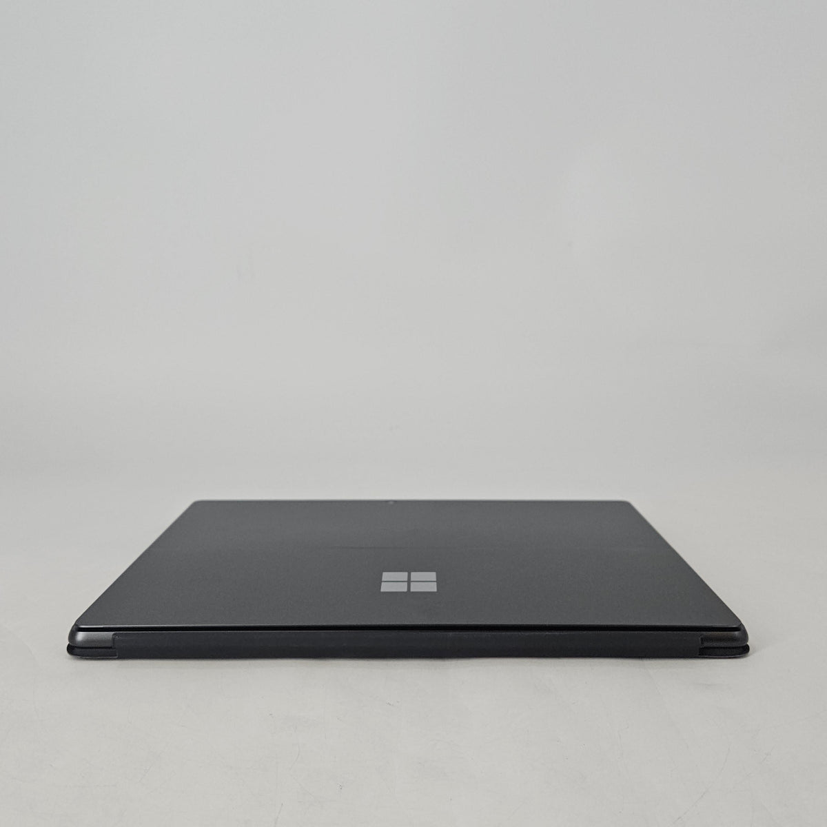 Surface Pro 9 13 Graphite WiFi 2.6 GHz Intel Core i7 12th Gen. 16GB RAM 256GB Solid State Drive