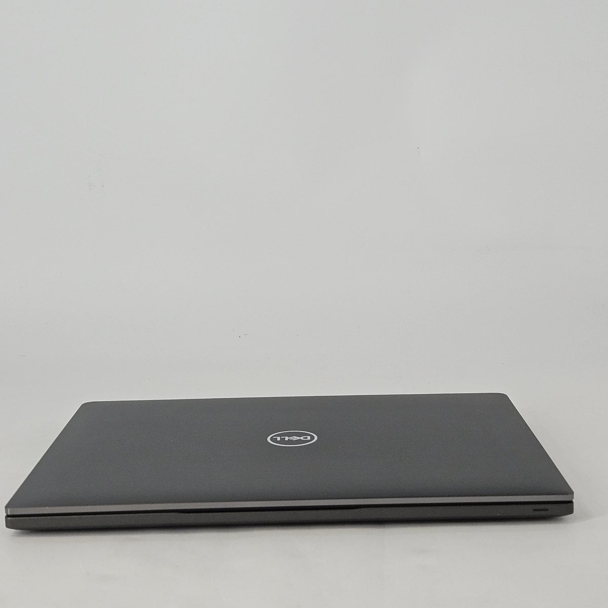 Latitude 7390 13.3 Gray 1.7 GHz Intel Core i5 8th Gen. 16GB RAM 256GB Solid State Drive