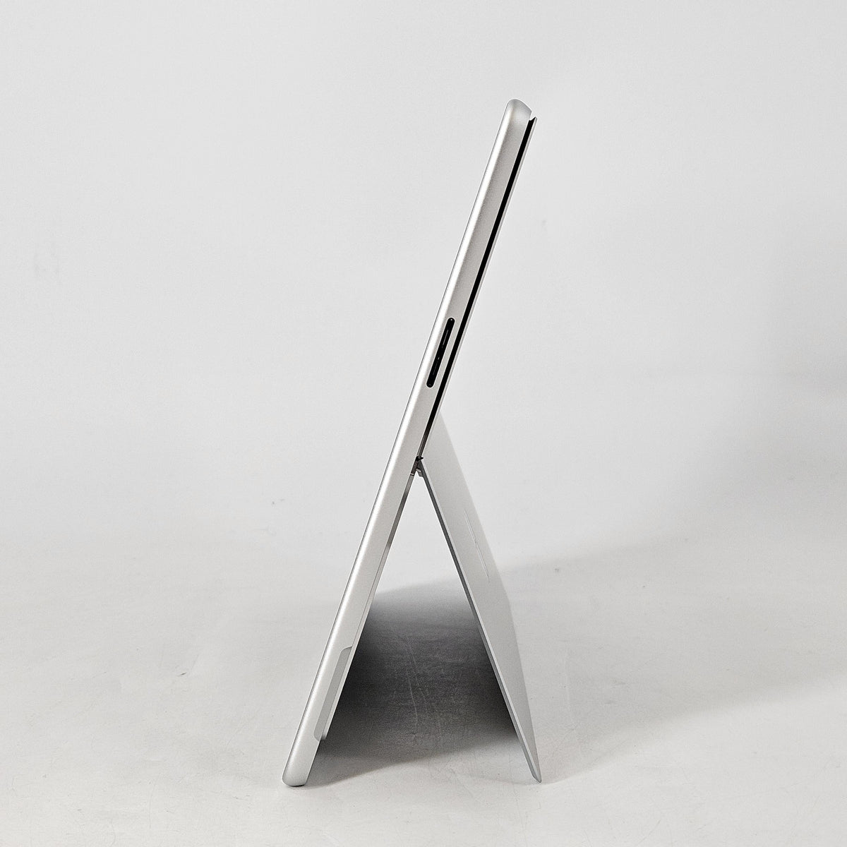 Surface Pro 11 13 Silver WiFi 2.2 GHz Intel Core Ultra 7 Series 2 16GB RAM 512GB Solid State Drive