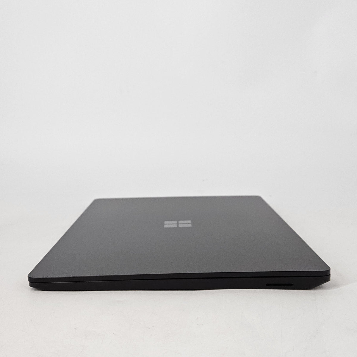 Surface Laptop 5 13.5 Black 2.7 GHz Intel Core i7 12th Gen. 16GB RAM 512GB Solid State Drive