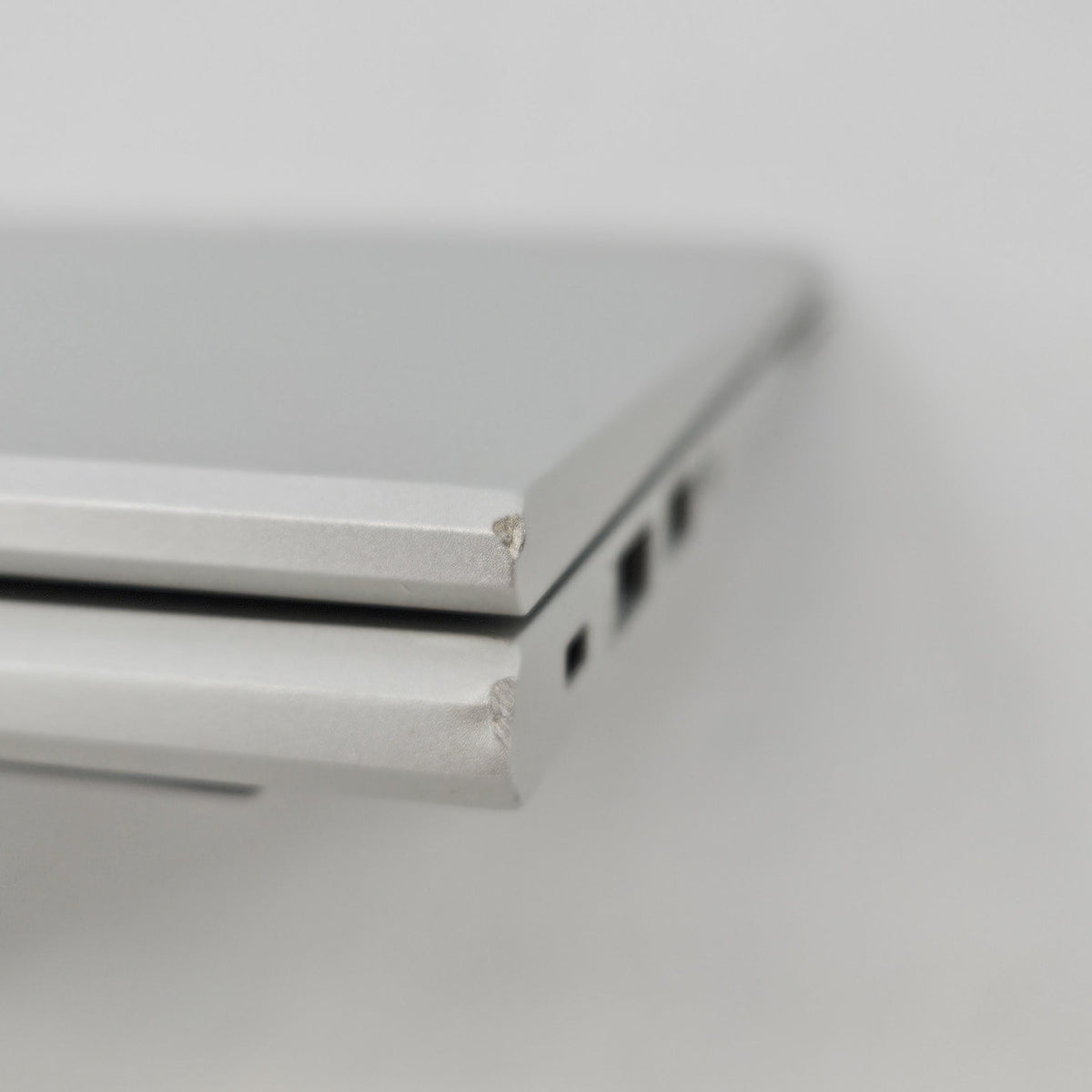 HP Elitebook 840 G8 14 Silver 2.8 GHz Intel Core i7 11th Gen. 16GB RAM 512GB Solid State Drive
