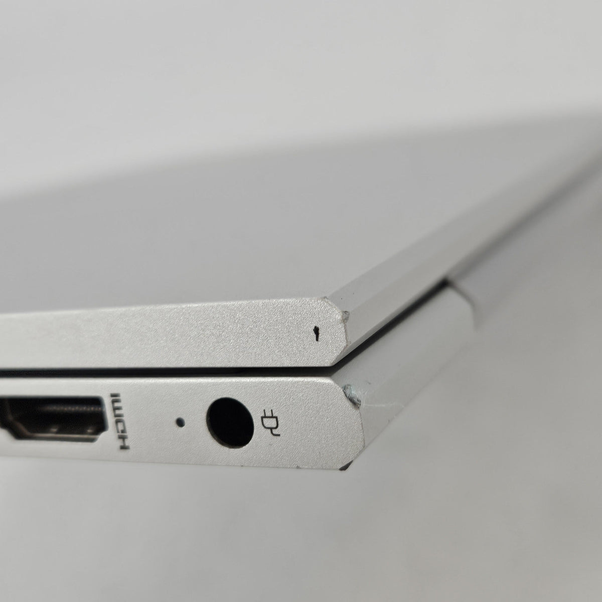 HP Elitebook 840 G8 14 Silver 2.8 GHz Intel Core i7 11th Gen. 16GB RAM 512GB Solid State Drive