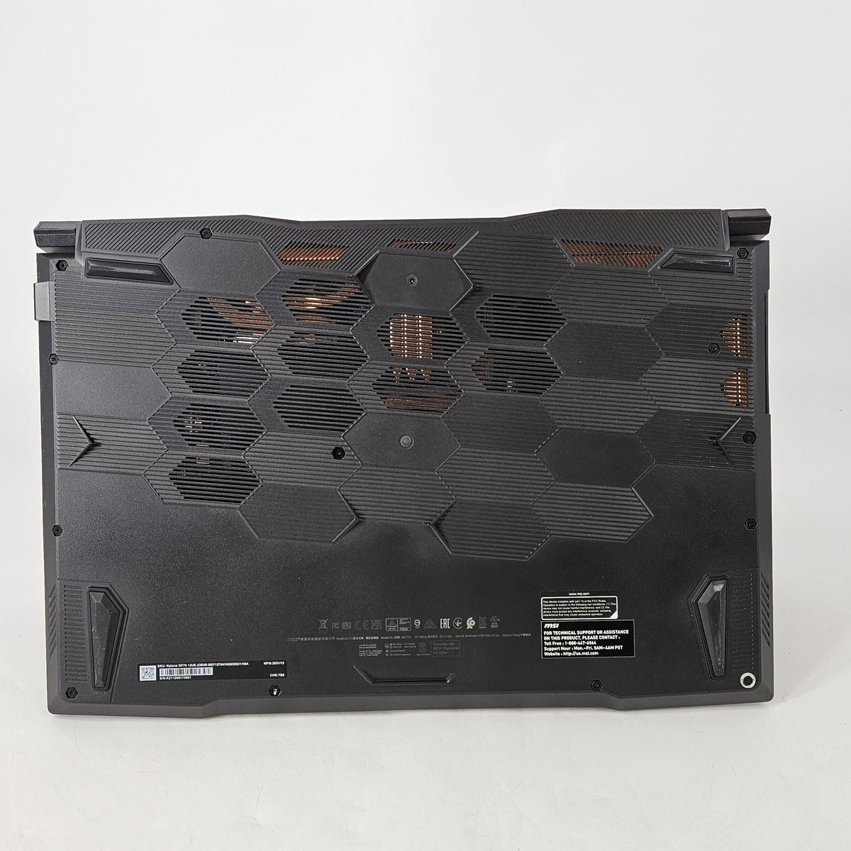 MSI Katana GF76 17.3 Black 2.7 GHz Intel Core i7 12th Gen. 16GB RAM 1TB Solid State Drive NVIDIA GeForce RTX 3060 6 GB