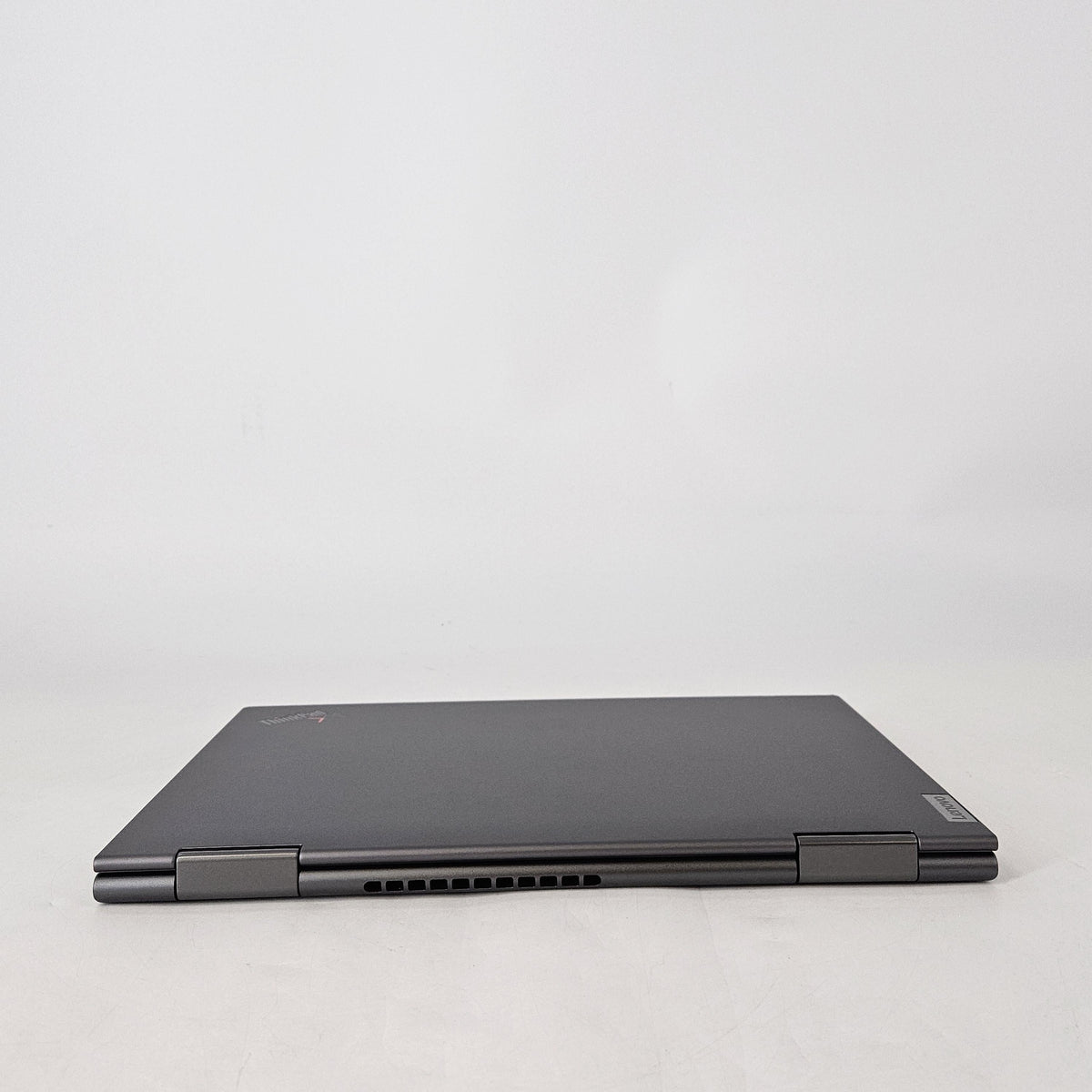 Lenovo ThinkPad X1 Yoga Gen 6 14 Gray 2.4 GHz Intel Core i5 11th Gen. 8GB RAM 256GB Solid State Drive