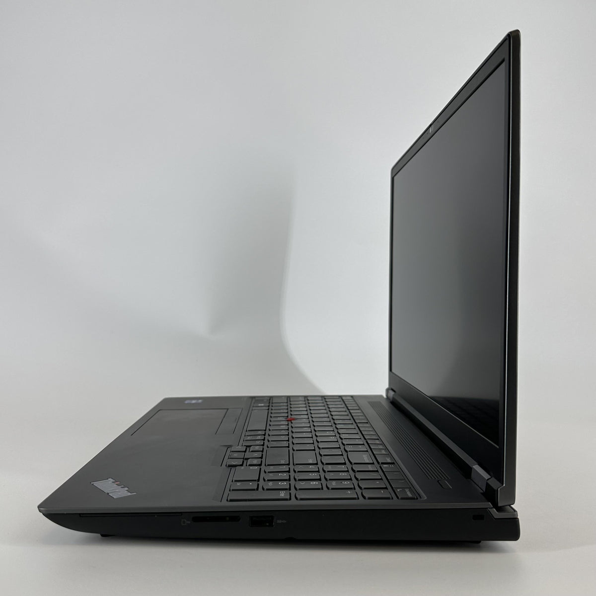 Lenovo ThinkPad P16 Gen 2 Gray 2.2 GHz Intel Core i9 13th Gen. 32GB RAM 1TB Solid State Drive NVIDIA RTX 2000 Ada 8 GB